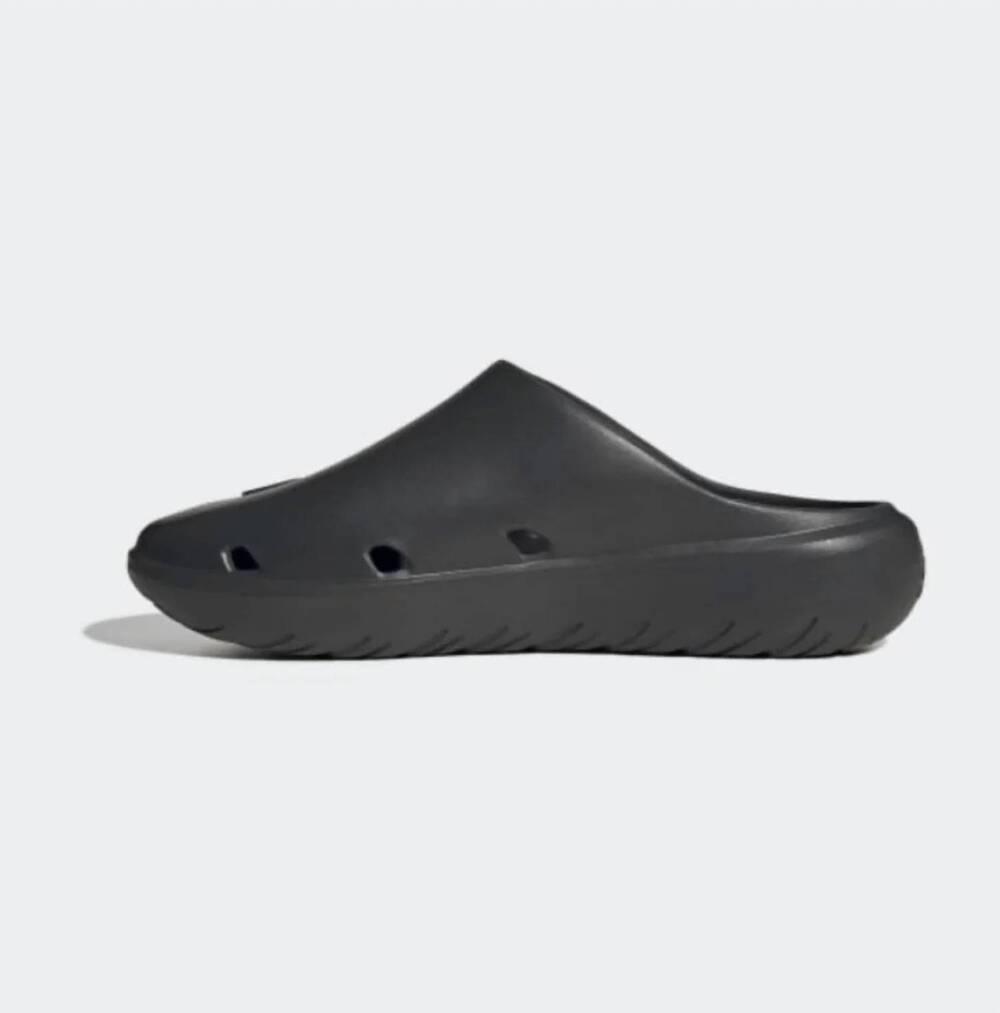 NEW ADIDAS unisex adicane clogs in carbon/core black